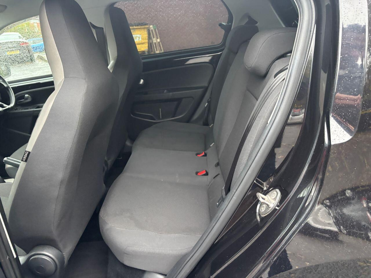 
                                                Voiture
                                                 Volkswagen HIGH UP AUTO MOT 11/26 39K ULEZ 1.0 5dr