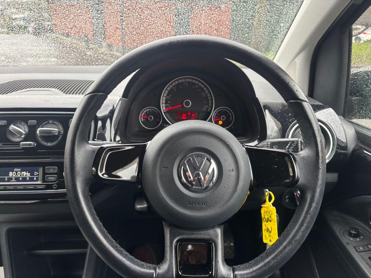 
                                                Voiture
                                                 Volkswagen HIGH UP AUTO MOT 11/26 39K ULEZ 1.0 5dr