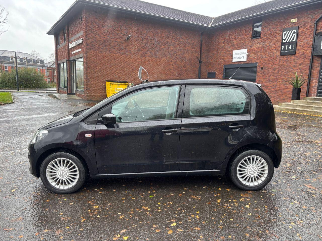 
                                                Voiture
                                                 Volkswagen HIGH UP AUTO MOT 11/26 43K ULEZ 1.0 5dr