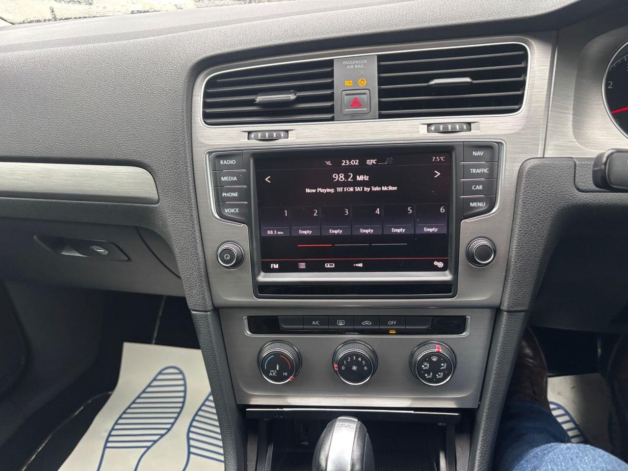 
                                                Voiture
                                                 Volkswagen Passat SE FSI MOT 11/26 AUTO 43K PSH ULEZ 1.4 5dr