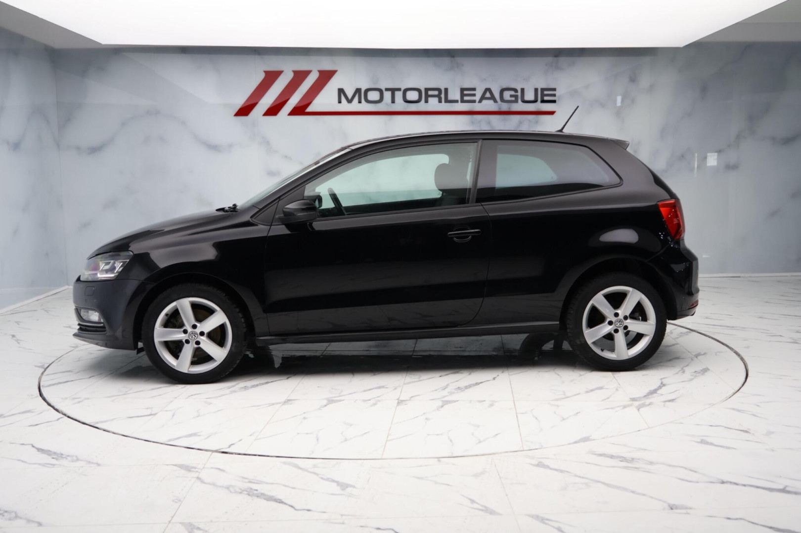 
                                                Voiture
                                                 Volkswagen Polo 1.0 TSI BlueMotion Tech SEL Euro 6 (s/s) 3dr