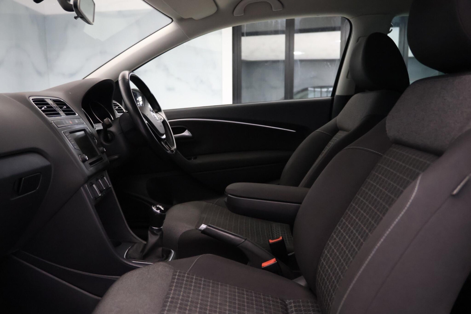 
                                                Voiture
                                                 Volkswagen Polo 1.0 TSI BlueMotion Tech SEL Euro 6 (s/s) 3dr