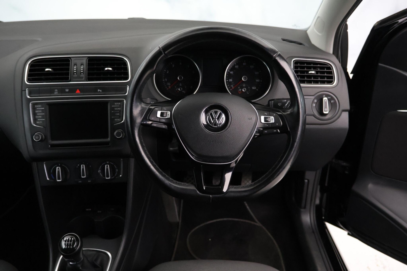 
                                                Voiture
                                                 Volkswagen Polo 1.0 TSI BlueMotion Tech SEL Euro 6 (s/s) 3dr