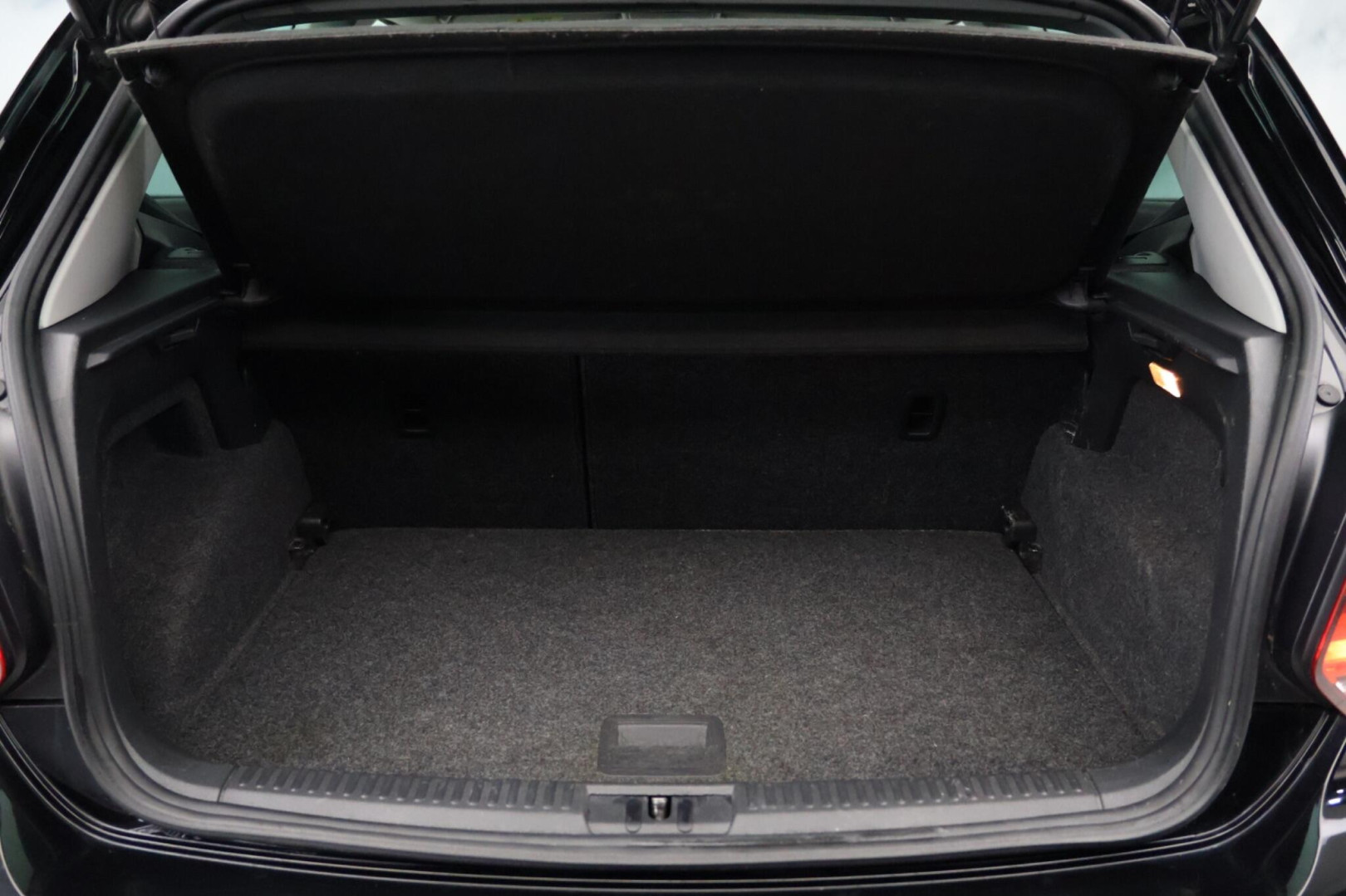
                                                Voiture
                                                 Volkswagen Polo 1.0 TSI BlueMotion Tech SEL Euro 6 (s/s) 3dr