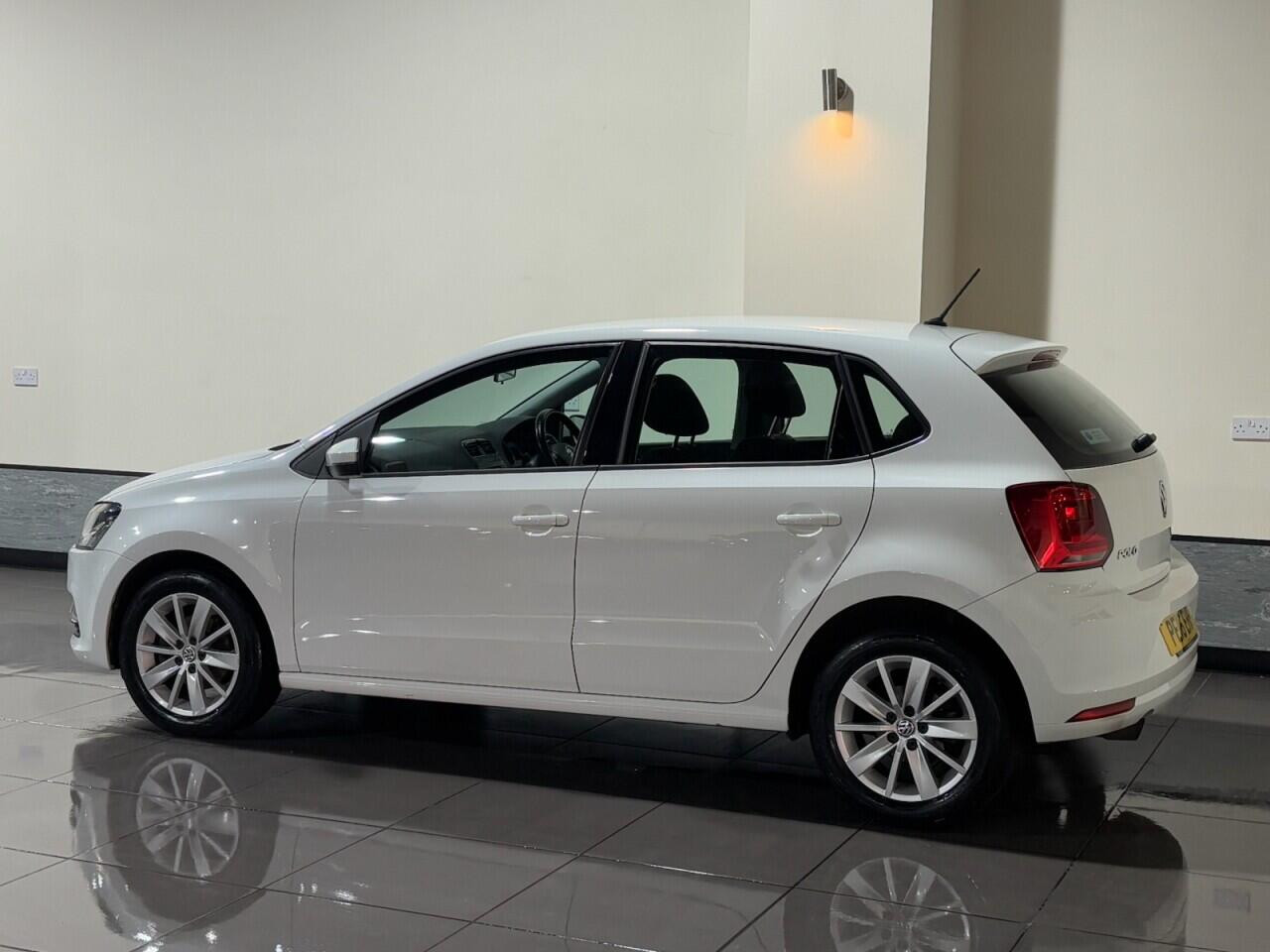 
                                                Voiture
                                                 Volkswagen Polo 1.2 TSI BlueMotion Tech SE Hatchback 5dr Petrol Manual Euro 6 (s/s) (90 ps)