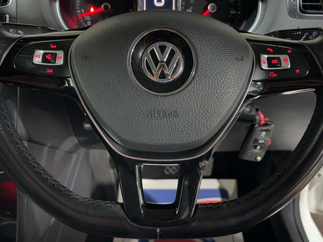 
                                                Voiture
                                                 Volkswagen Polo 1.2 TSI BlueMotion Tech SE Hatchback 5dr Petrol Manual Euro 6 (s/s) (90 ps)