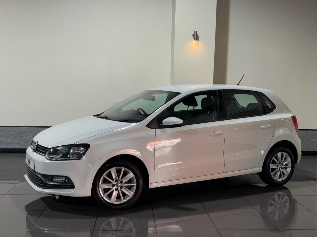 
                                                Voiture
                                                 Volkswagen Polo 1.2 TSI BlueMotion Tech SE Hatchback 5dr Petrol Manual Euro 6 (s/s) (90 ps)