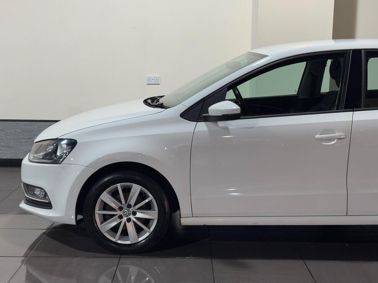 
                                                Voiture
                                                 Volkswagen Polo 1.2 TSI BlueMotion Tech SE Hatchback 5dr Petrol Manual Euro 6 (s/s) (90 ps)