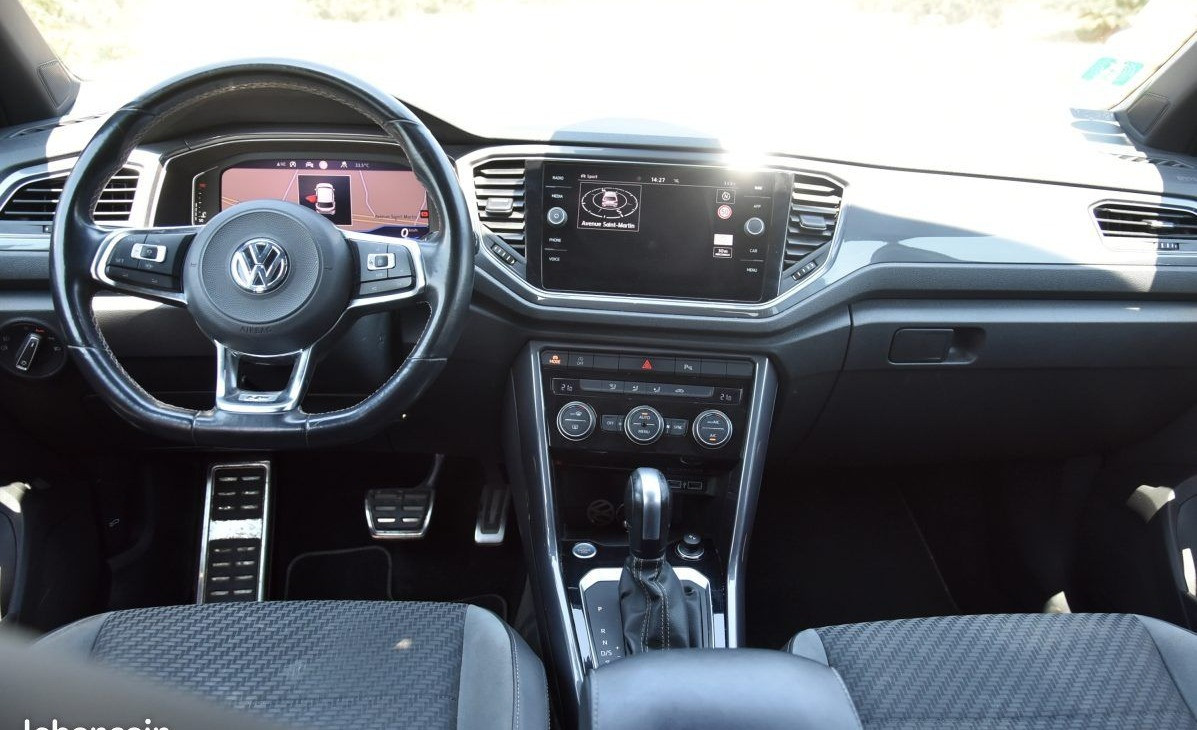 
                                                Voiture
                                                 Volkswagen T-Roc 1.5 TSI 150 R-LINE DSG -Toit Ouvrant -Jantes 19'