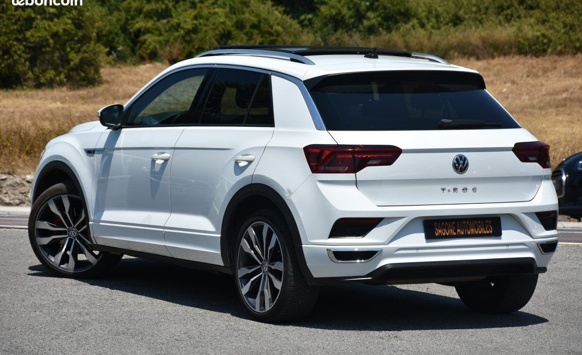 
                                                Voiture
                                                 Volkswagen T-Roc 1.5 TSI 150 R-LINE DSG -Toit Ouvrant -Jantes 19'