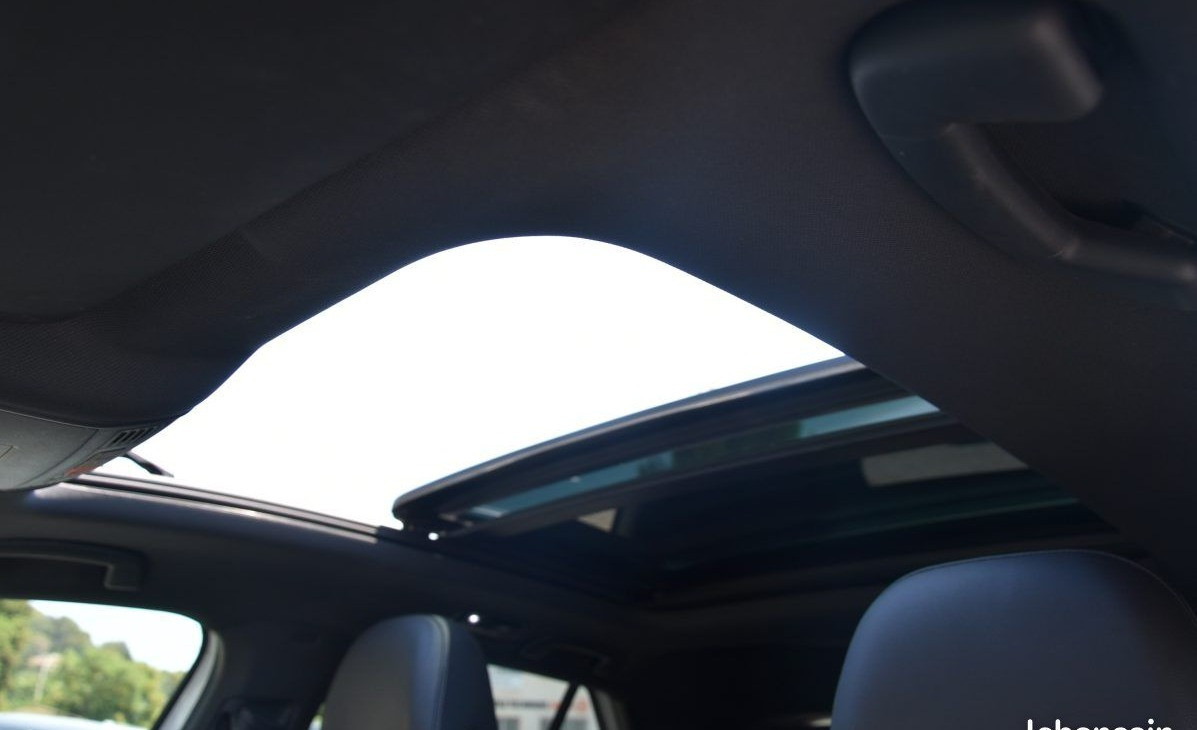 
                                                Voiture
                                                 Volkswagen T-Roc 1.5 TSI 150 R-LINE DSG -Toit Ouvrant -Jantes 19'