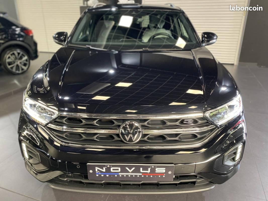 
                                                Voiture
                                                 Volkswagen T-Roc DSG 150 CV R-LINE ÉDITION /JA 19+ATTELAGE /TVA RÉCUPÉRABLE