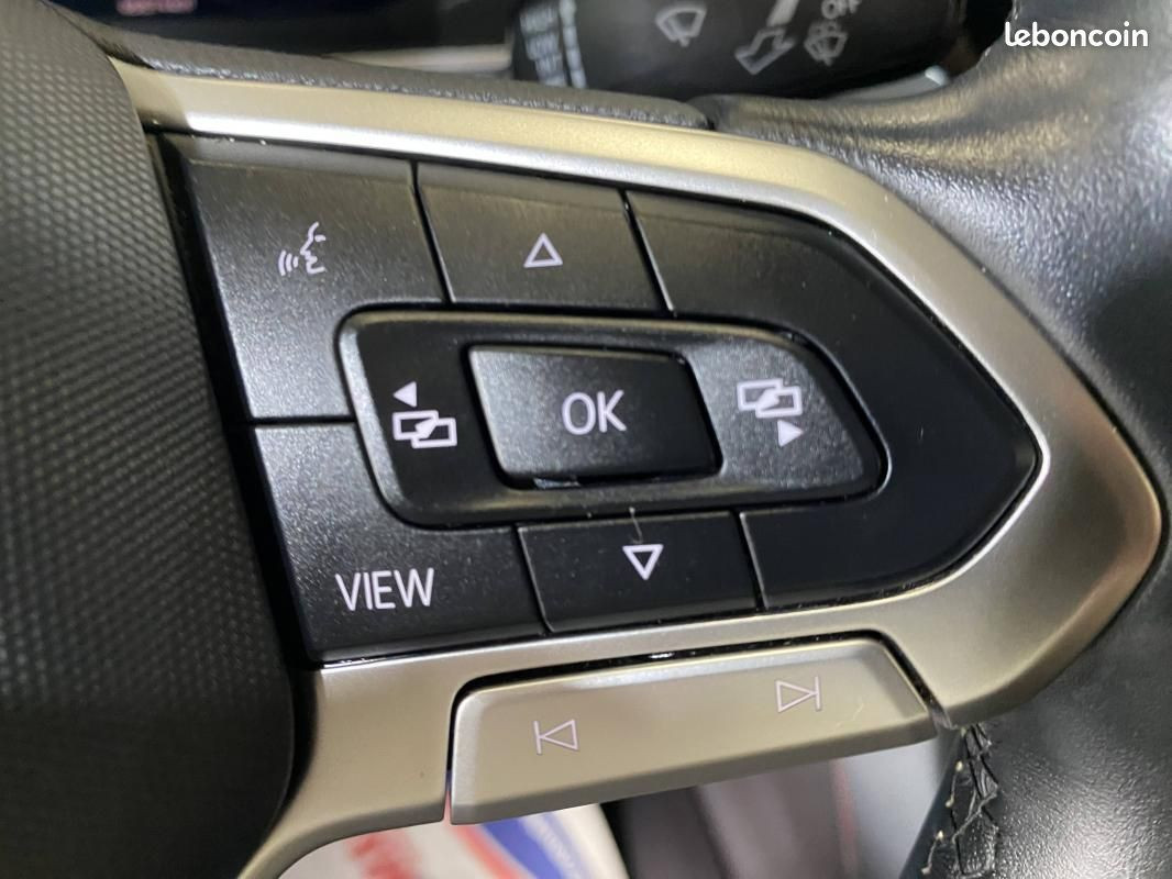 
                                                Voiture
                                                 Volkswagen T-Roc VW 1.0 TSI 110 STYLE / TVA RÉCUPÉRABLE EXPORT POSSIBLE
