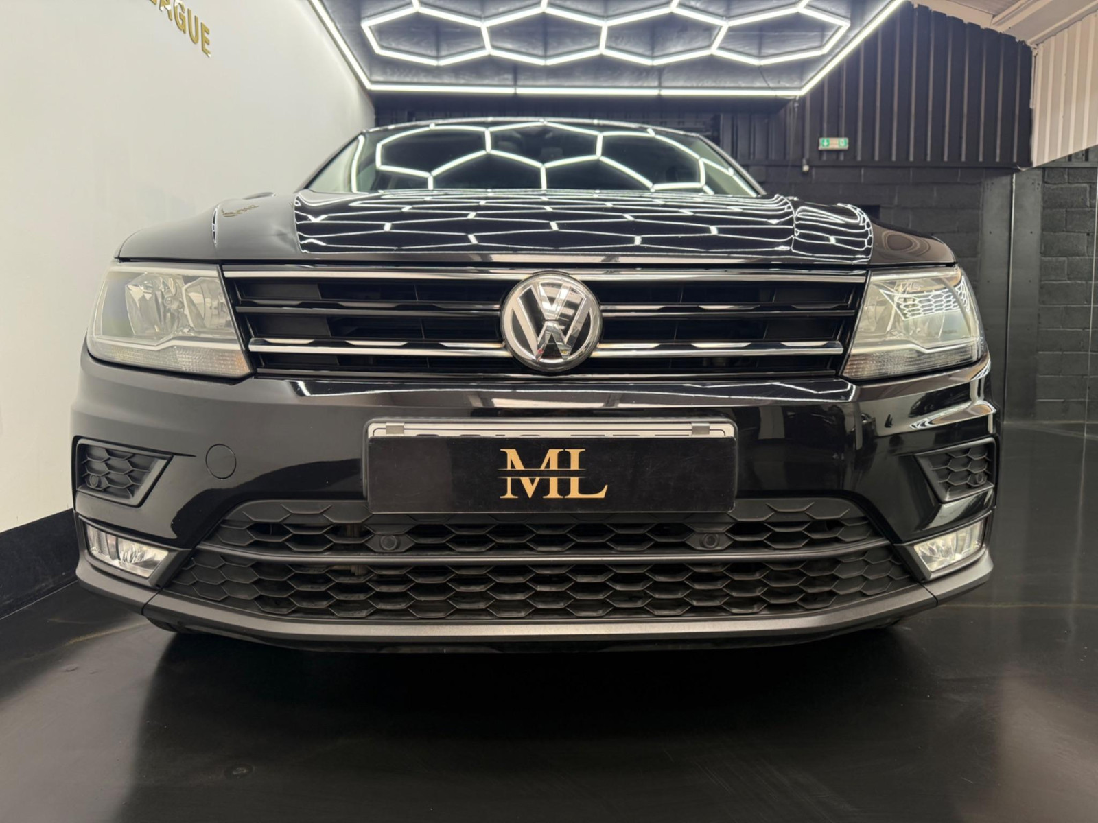 
                                                Voiture
                                                 Volkswagen Tiguan 2.0 TDI BlueMotion Tech SE DSG 4Motion Euro 6 (s/s) 5dr