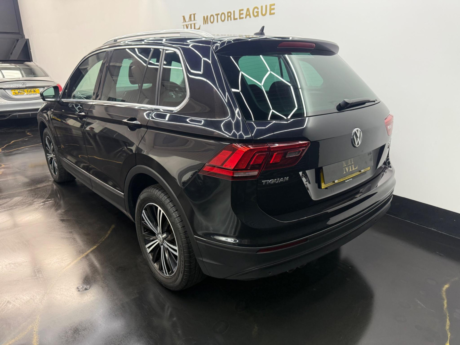 
                                                Voiture
                                                 Volkswagen Tiguan 2.0 TDI BlueMotion Tech SE DSG 4Motion Euro 6 (s/s) 5dr