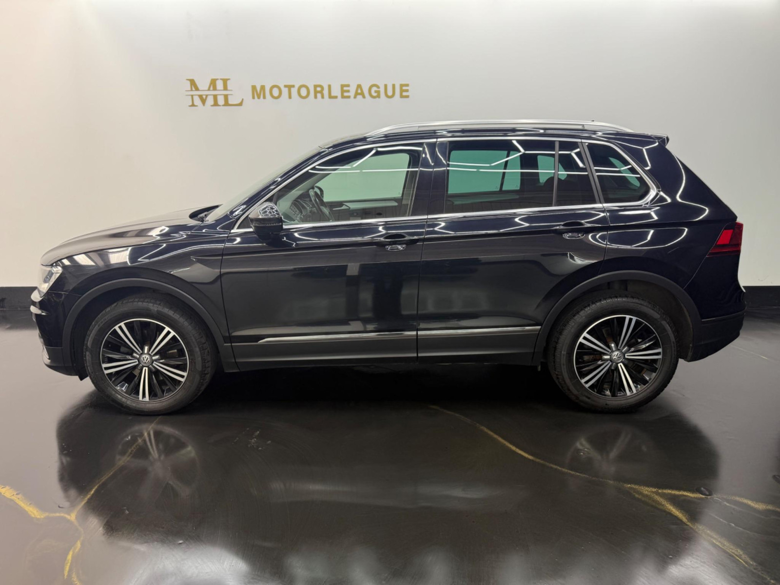 
                                                Voiture
                                                 Volkswagen Tiguan 2.0 TDI BlueMotion Tech SE DSG 4Motion Euro 6 (s/s) 5dr