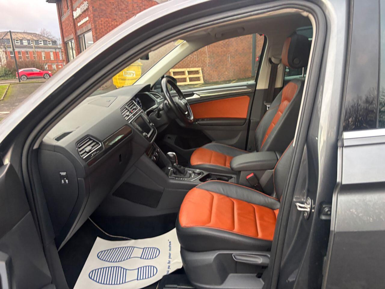 
                                                Voiture
                                                 Volkswagen Tiguan 2.0 TDI BlueMotion Tech SEL SUV 5dr Diesel DSG 4Motion Euro 6 (s/s) (150 ps) MOT 2/27 PSH 88K 2 OWNER ULEZ
