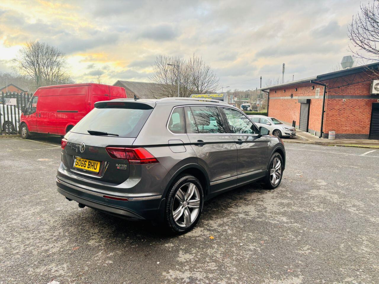 
                                                Voiture
                                                 Volkswagen Tiguan 2.0 TDI BlueMotion Tech SEL SUV 5dr Diesel DSG 4Motion Euro 6 (s/s) (150 ps) MOT 2/27 PSH 88K 2 OWNER ULEZ