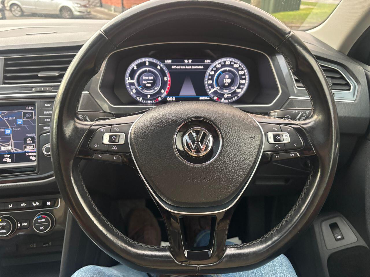
                                                Voiture
                                                 Volkswagen Tiguan 2.0 TDI BlueMotion Tech SEL SUV 5dr Diesel DSG 4Motion Euro 6 (s/s) (150 ps) MOT 2/27 PSH 88K 2 OWNER ULEZ