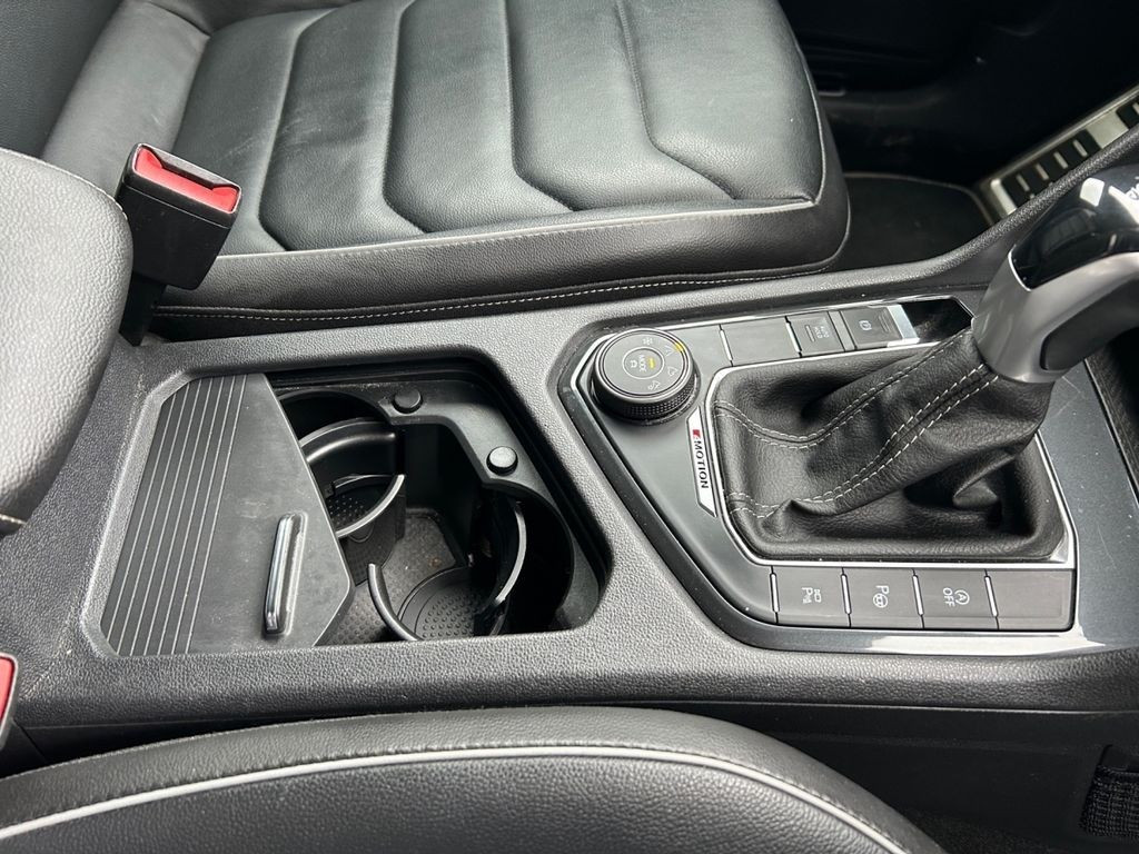 
                                                Voiture
                                                 Volkswagen Tiguan 2.0 TDI DSG7 4Motion R-Line