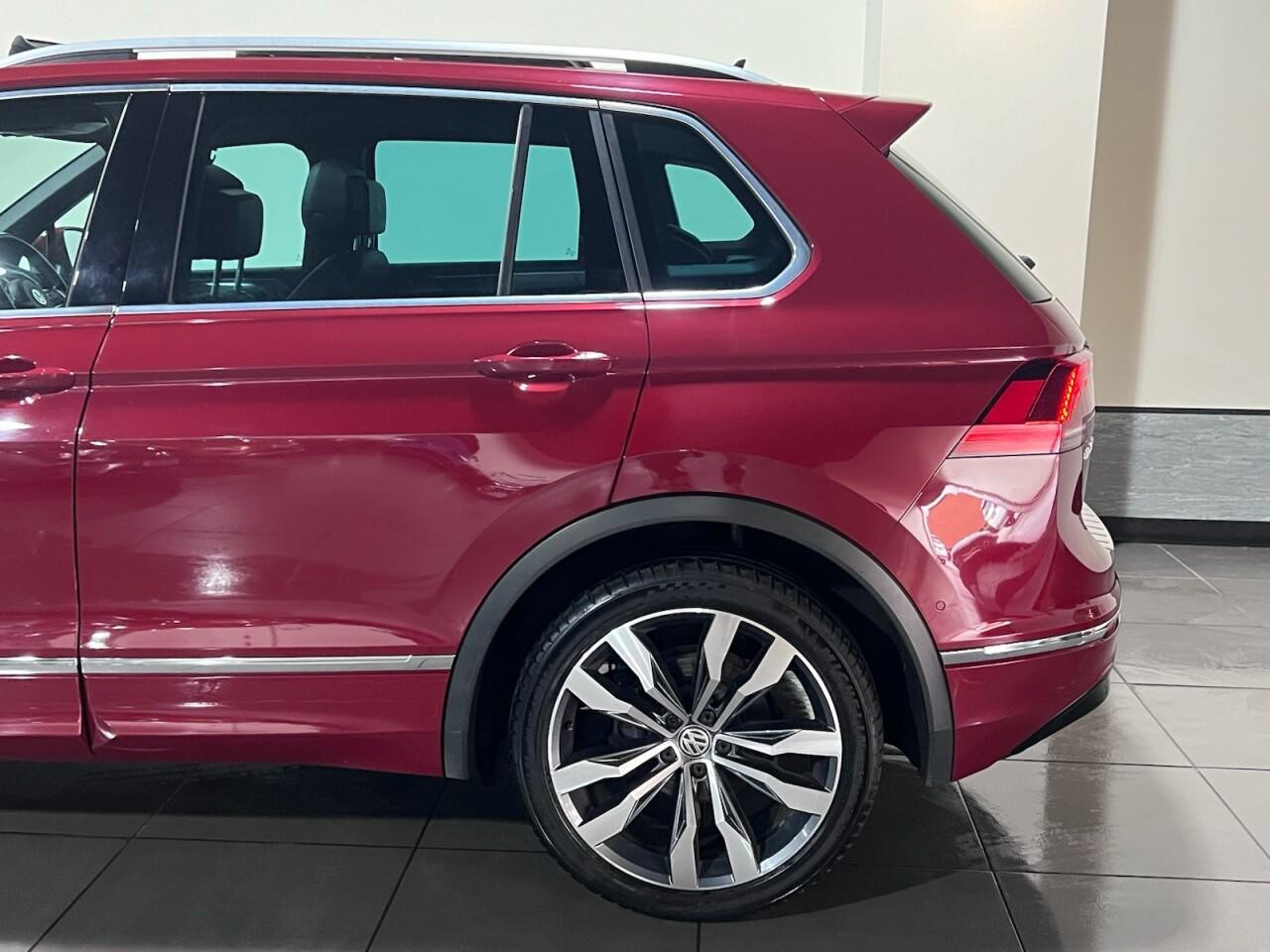 Voiture
                                                 Volkswagen Tiguan 2.0 TDI R-Line SUV 5dr Diesel DSG Euro 6 (s/s) (150 ps)
