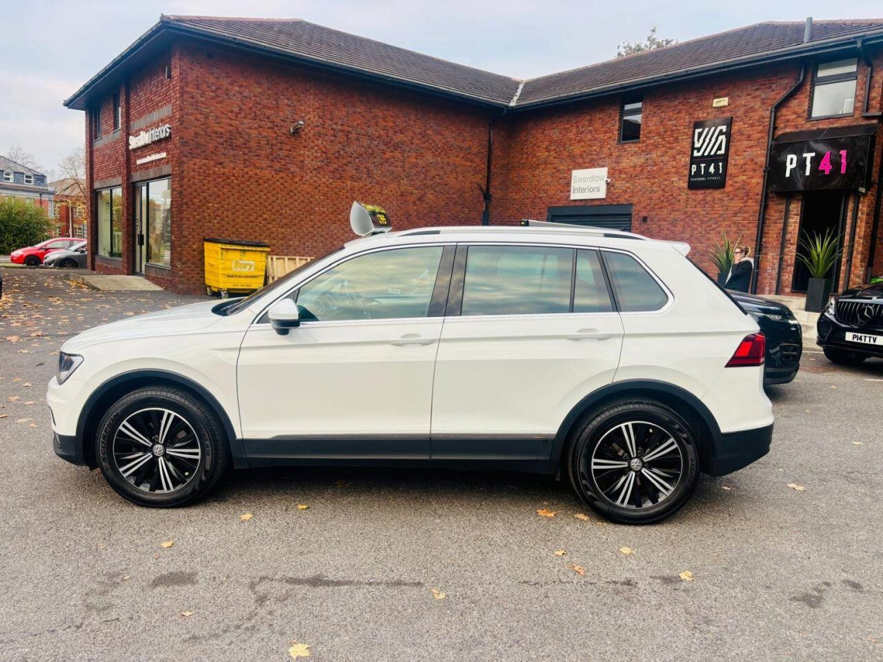 
                                                Voiture
                                                 Volkswagen Tiguan 2.0 TDI SE Navigation SUV 5dr Diesel DSG Euro 6 (s/s) (150 ps)