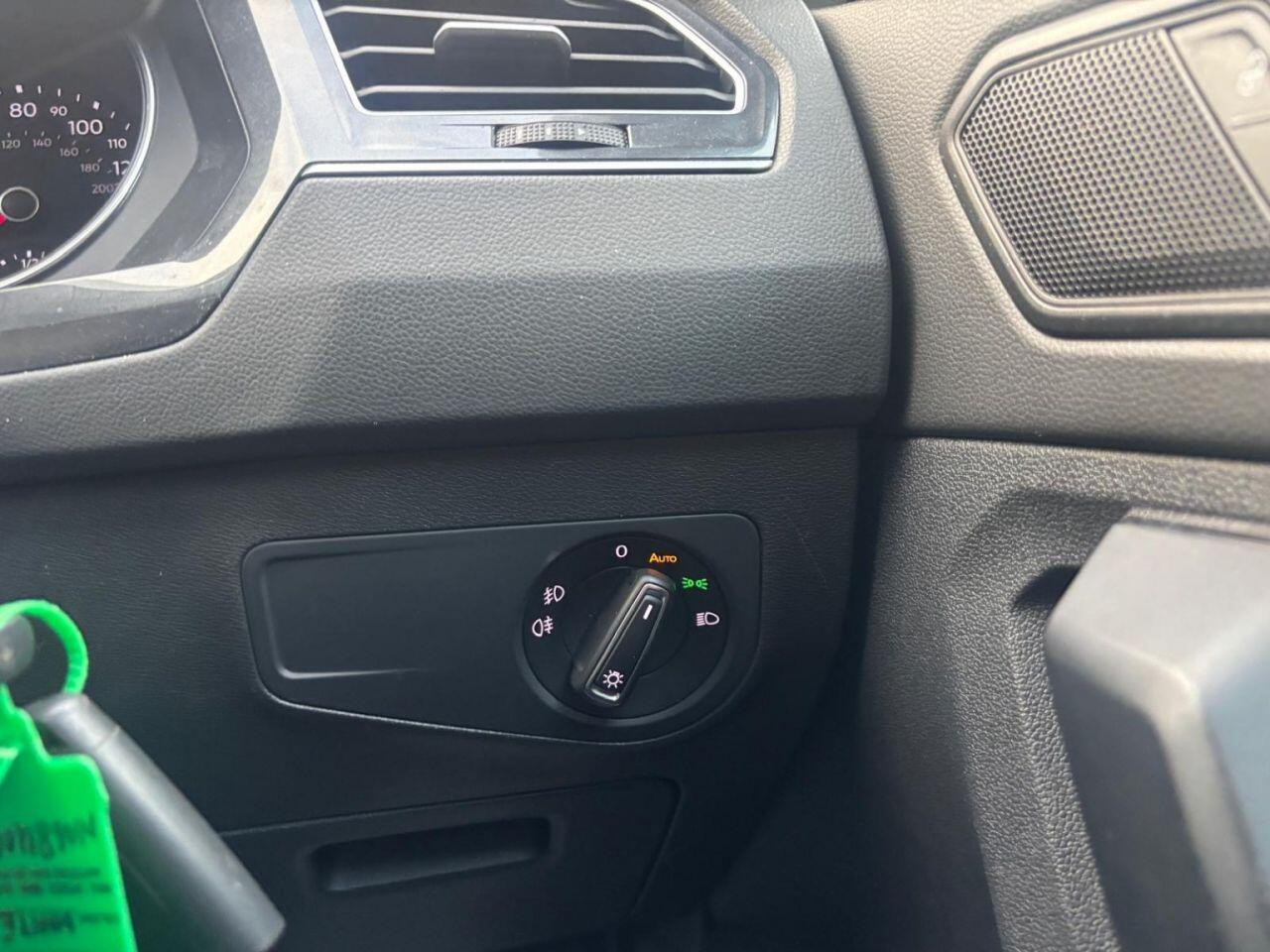 
                                                Voiture
                                                 Volkswagen Tiguan 2.0 TDI SE Navigation SUV 5dr Diesel DSG Euro 6 (s/s) (150 ps)