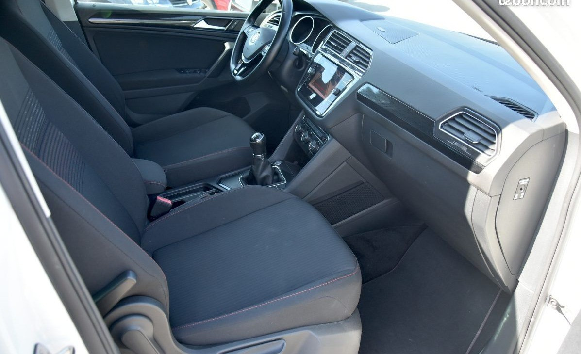
                                                Voiture
                                                 Volkswagen Tiguan II 1.4 TSI 150ch Sound 4X2 -1ère Main