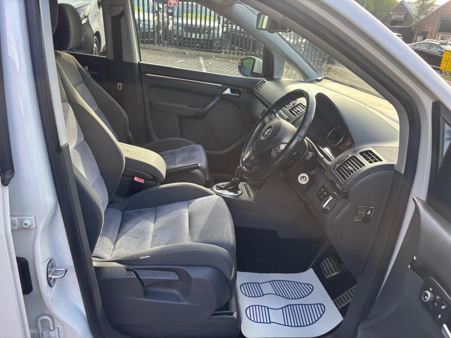 
                                                Voiture
                                                 Volkswagen Touran 1.4 TSI HIGHLINE AUTOMATIC 5dr