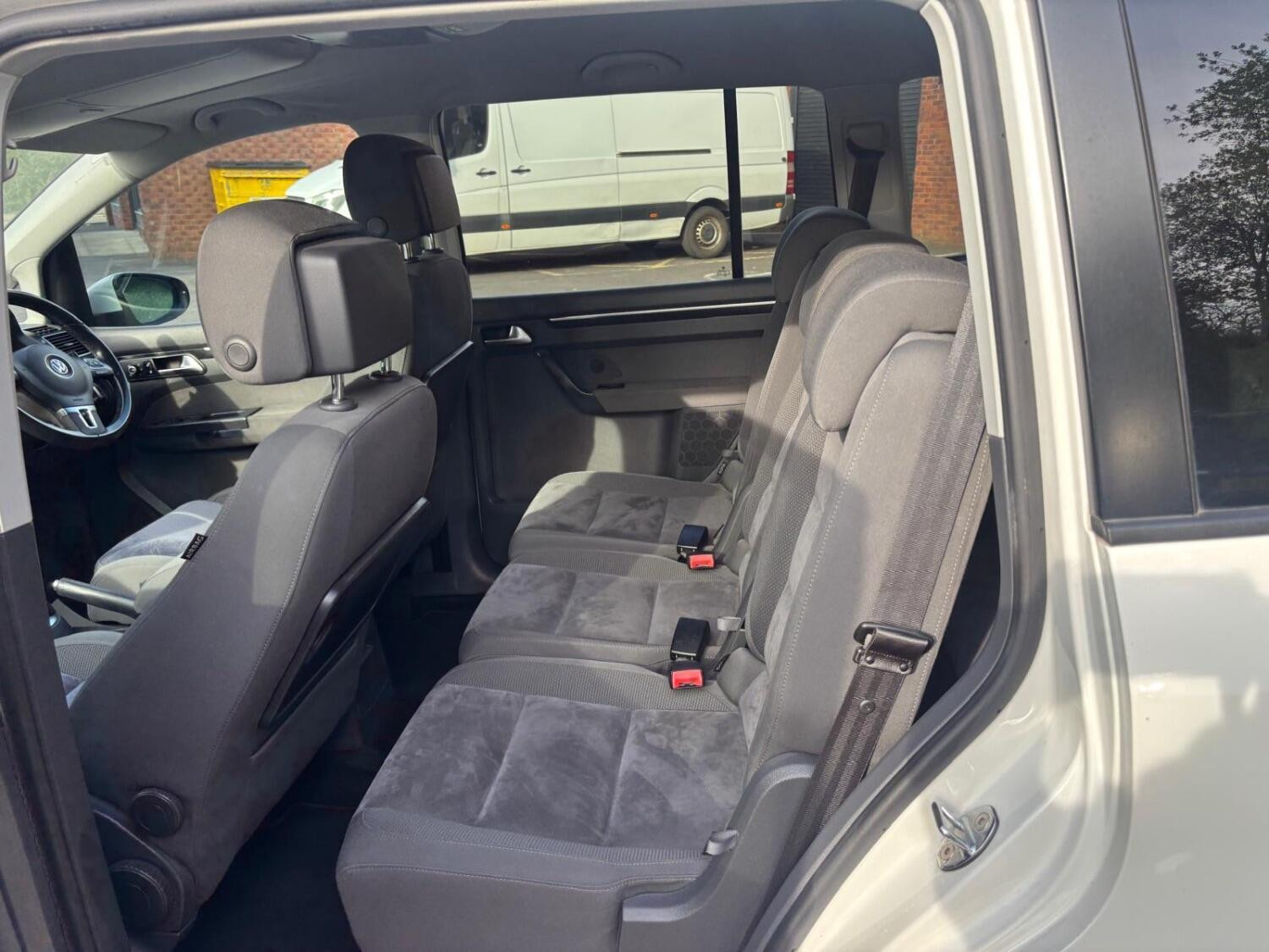 
                                                Voiture
                                                 Volkswagen Touran 1.4 TSI HIGHLINE AUTOMATIC 5dr