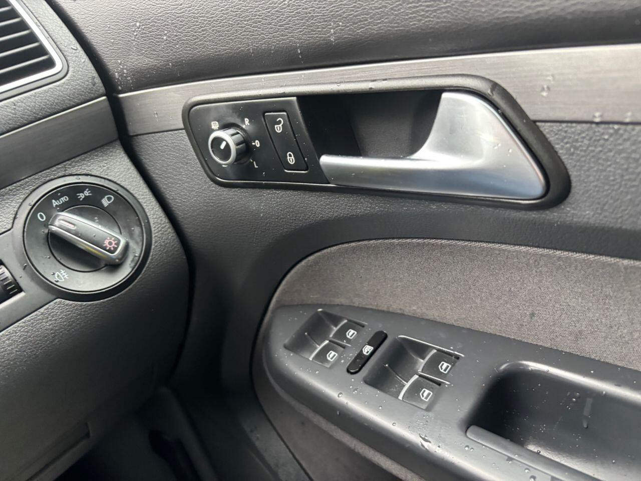 
                                                Voiture
                                                 Volkswagen Touran SE FSI 7 STR AUTO MOT 9/26 7 SEATS 56K ONLY 1.4 5dr