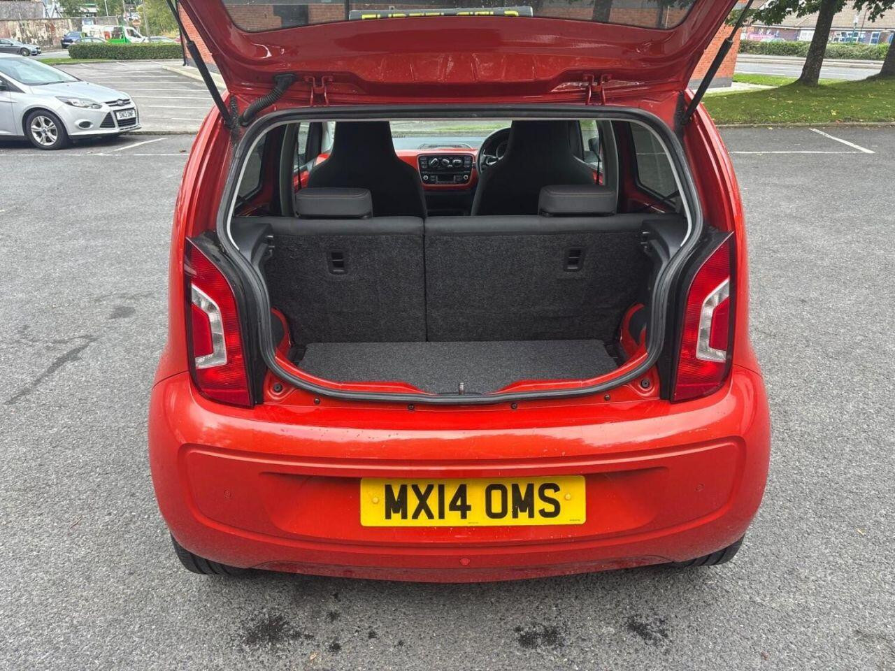 
                                                Voiture
                                                 Volkswagen UP! Hatchback 1.0 High up! (2014/14) 5dr