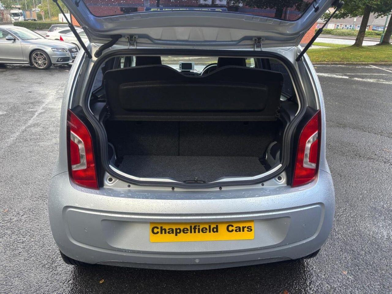 
                                                Voiture
                                                 Volkswagen UP! Hatchback 1.0 High up! (2014/14) Hatchback 5dr