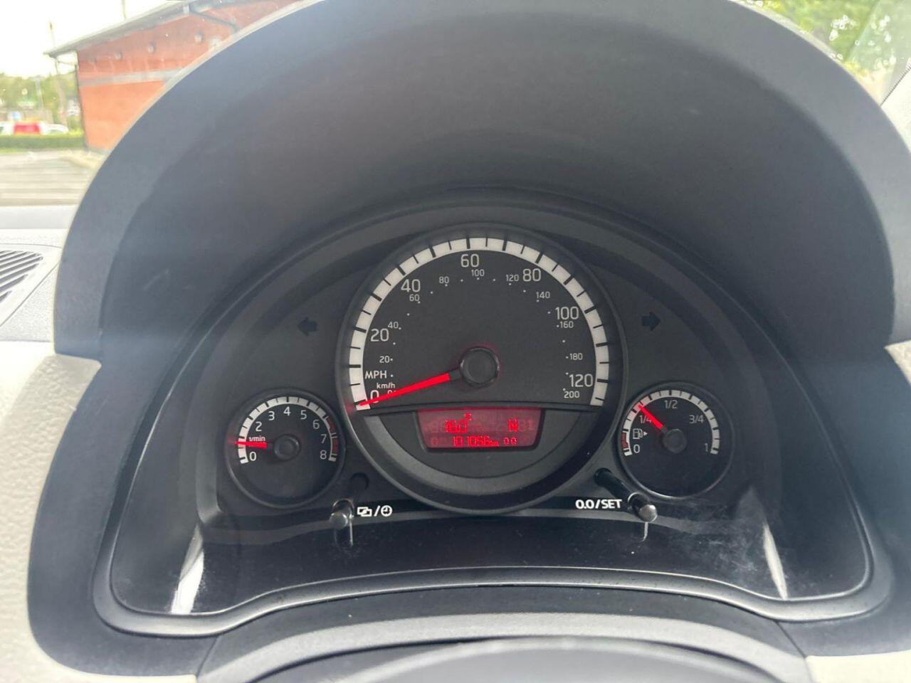 
                                                Voiture
                                                 Volkswagen UP! Hatchback 1.0 Move up! (2012/62) 5dr