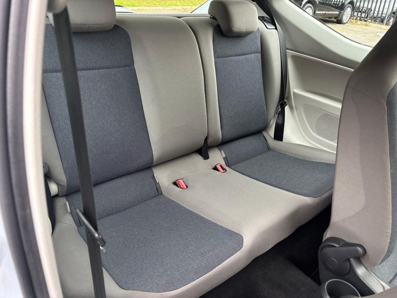 
                                                Voiture
                                                 Volkswagen UP! Hatchback 1.0 Move up! (2012/62) 5dr