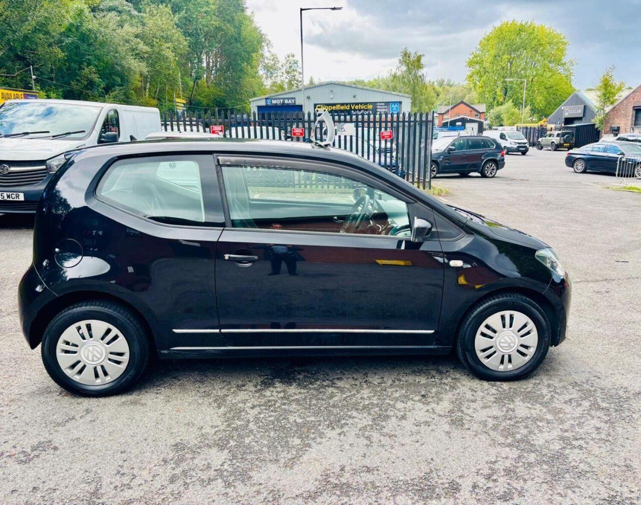 
                                                Voiture
                                                 Volkswagen UP! Hatchback 1.0 Move up! (2013/62) 3dr