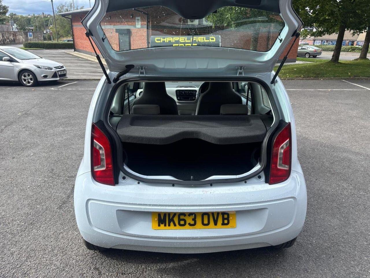 
                                                Voiture
                                                 Volkswagen UP! Hatchback 1.0 Move up! (2013/63) 3dr