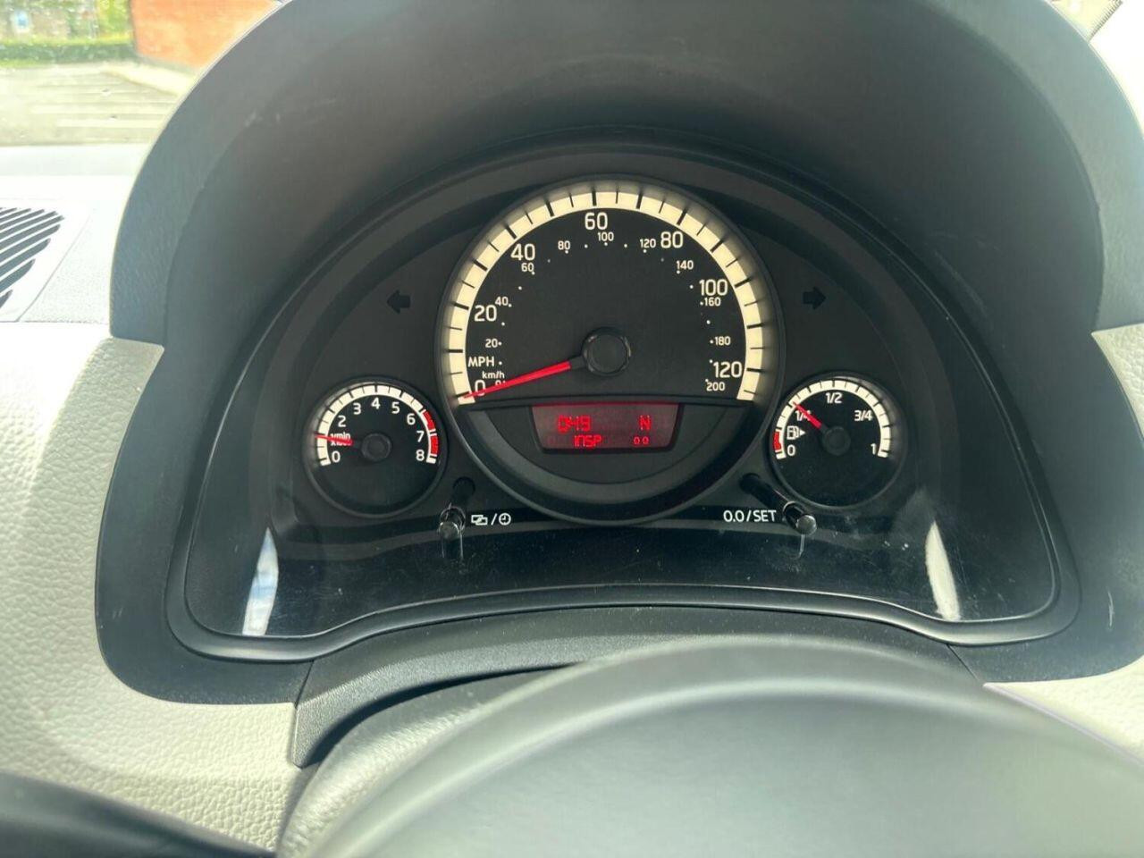 
                                                Voiture
                                                 Volkswagen UP! Hatchback 1.0 Move up! (2013/63) 3dr