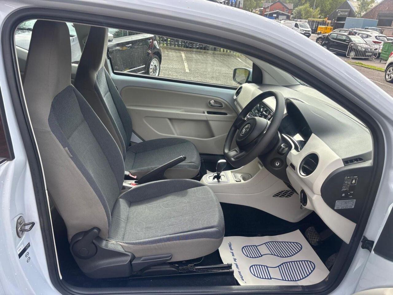 
                                                Voiture
                                                 Volkswagen UP! Hatchback 1.0 Move up! (2013/63) 3dr