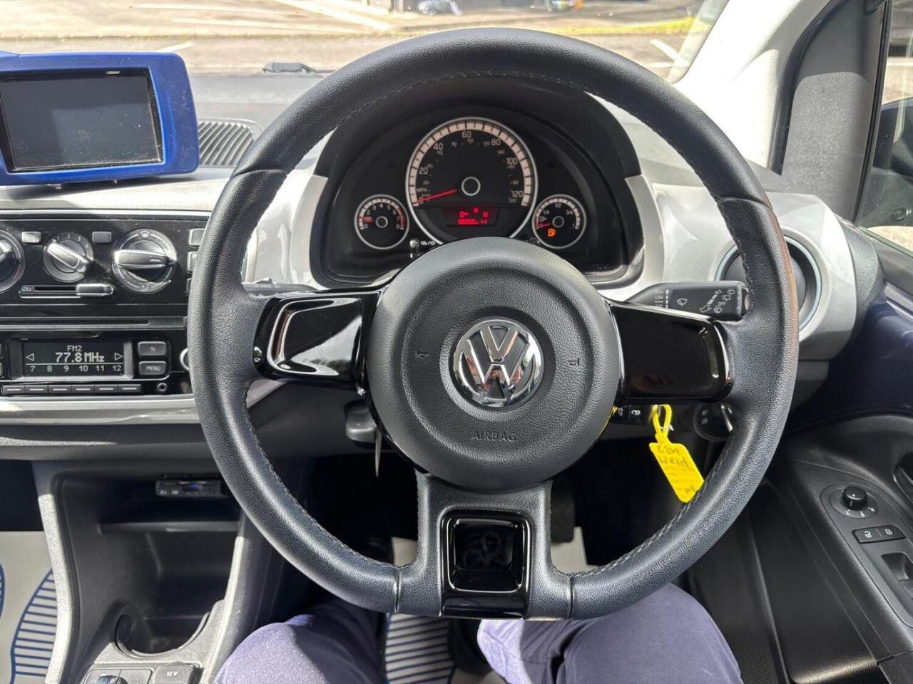 
                                                Voiture
                                                 Volkswagen UP! Hatchback 1.0 Move up! (2014/14) 5dr