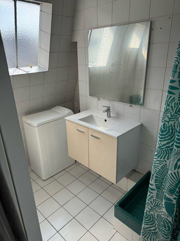 
                                                Location
                                                 Voltaire Studio Meublé 20m2