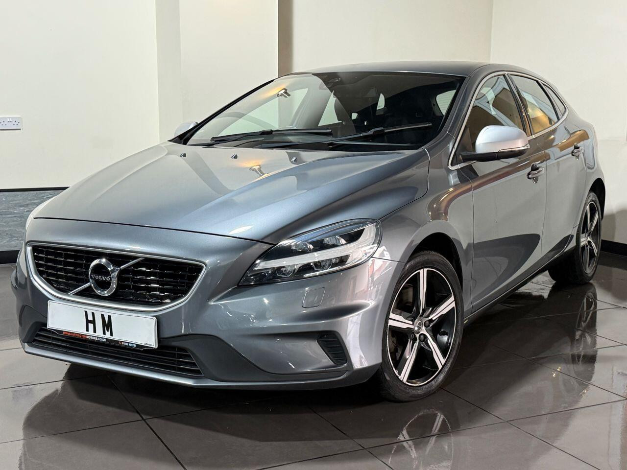 
                                                Voiture
                                                 Volvo V40 2.0 T2 R-Design Nav Plus Hatchback 5dr Petrol Manual Euro 6 (s/s) (122 ps)
