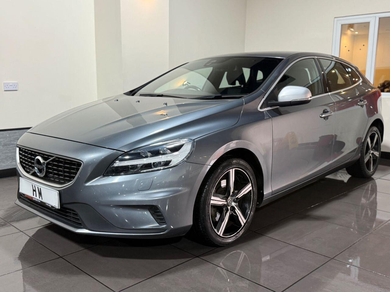 
                                                Voiture
                                                 Volvo V40 2.0 T2 R-Design Nav Plus Hatchback 5dr Petrol Manual Euro 6 (s/s) (122 ps)