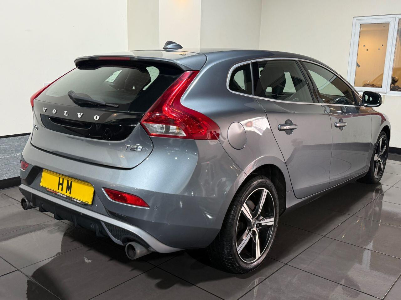 
                                                Voiture
                                                 Volvo V40 2.0 T2 R-Design Nav Plus Hatchback 5dr Petrol Manual Euro 6 (s/s) (122 ps)