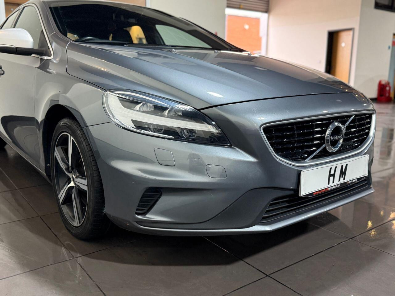 
                                                Voiture
                                                 Volvo V40 2.0 T2 R-Design Nav Plus Hatchback 5dr Petrol Manual Euro 6 (s/s) (122 ps)