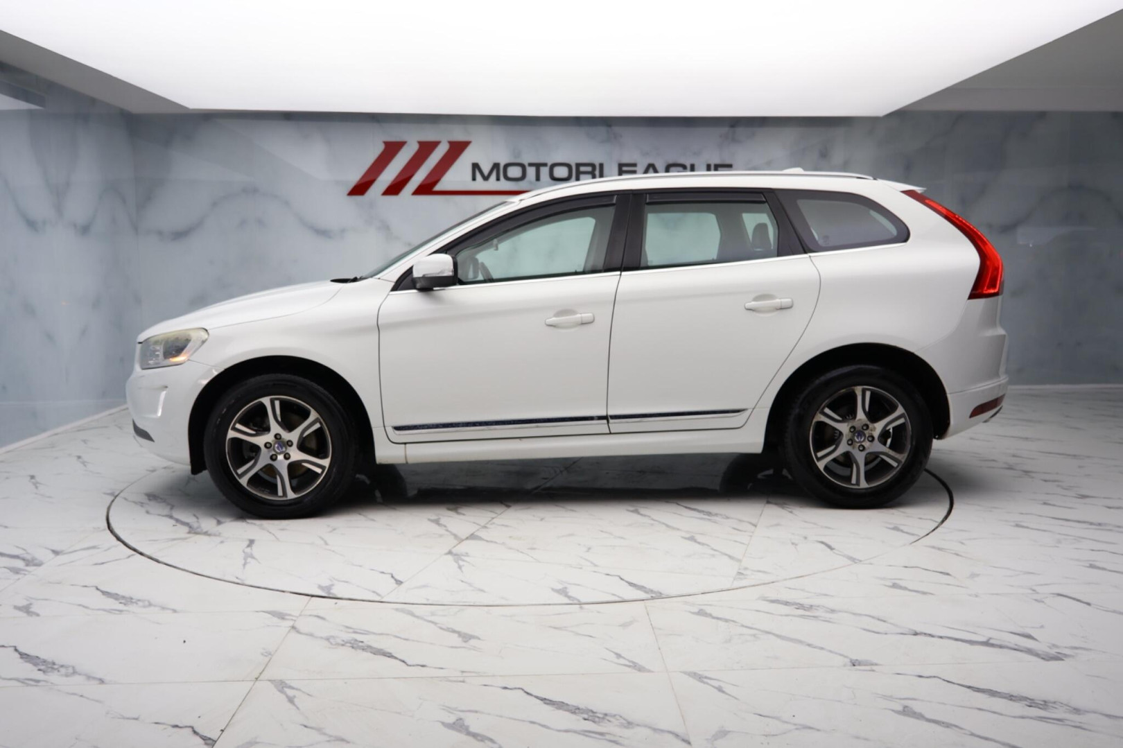 
                                                Voiture
                                                 Volvo XC60 2.4 D5 SE Lux Nav Geartronic AWD Euro 5 5dr