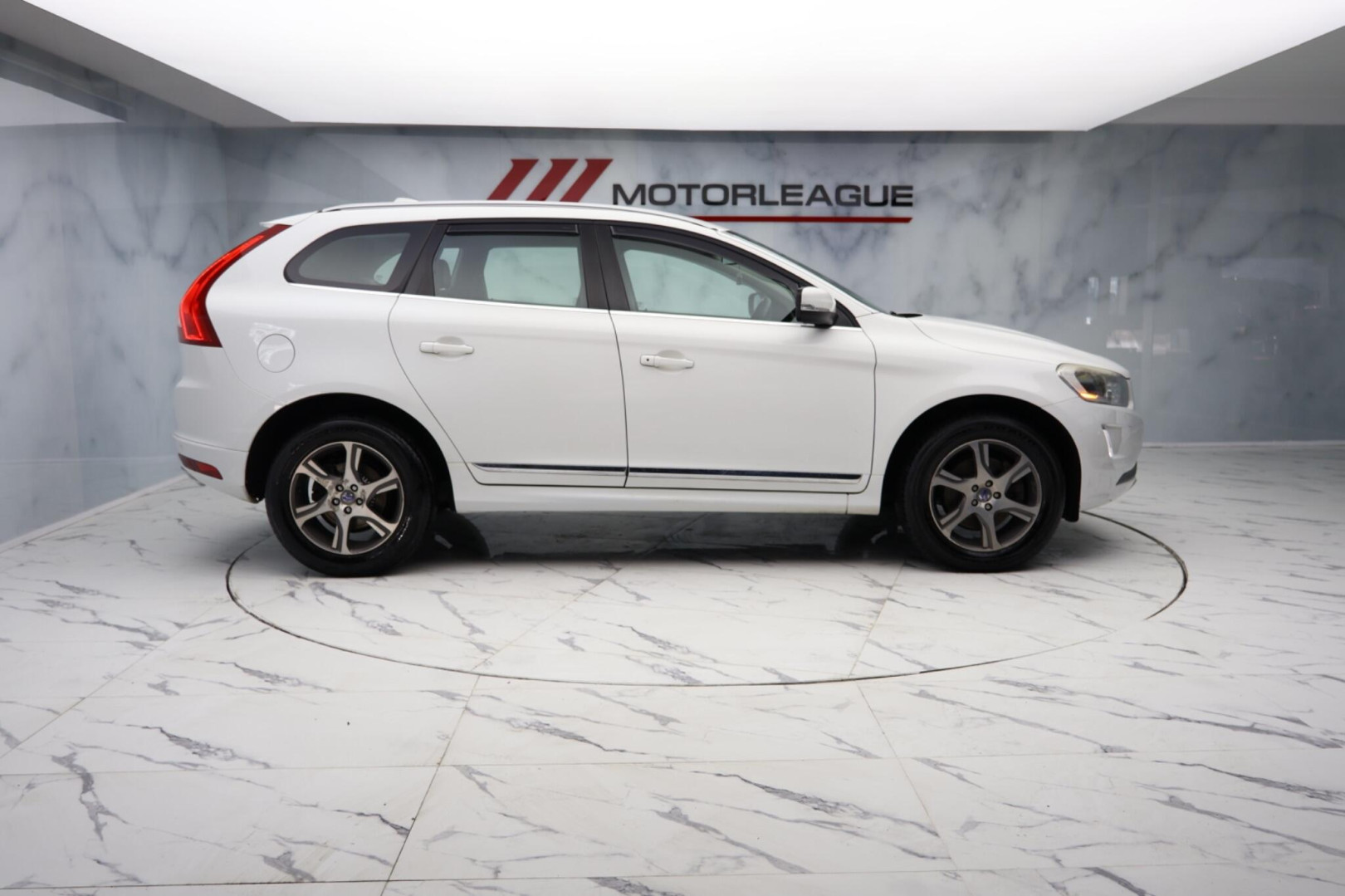 
                                                Voiture
                                                 Volvo XC60 2.4 D5 SE Lux Nav Geartronic AWD Euro 5 5dr