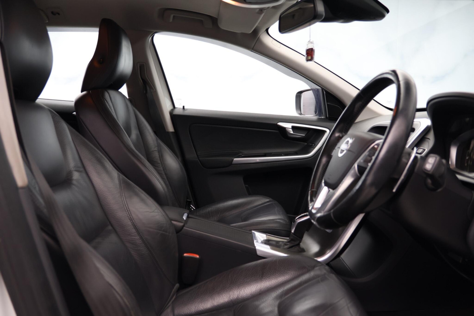 
                                                Voiture
                                                 Volvo XC60 2.4 D5 SE Lux Nav Geartronic AWD Euro 5 5dr