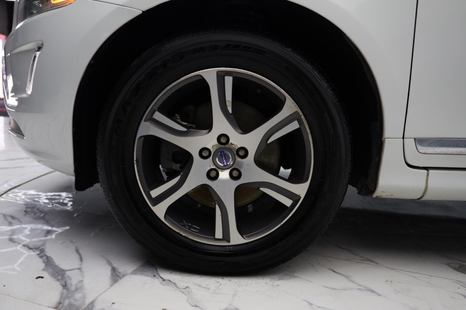 
                                                Voiture
                                                 Volvo XC60 2.4 D5 SE Lux Nav Geartronic AWD Euro 5 5dr