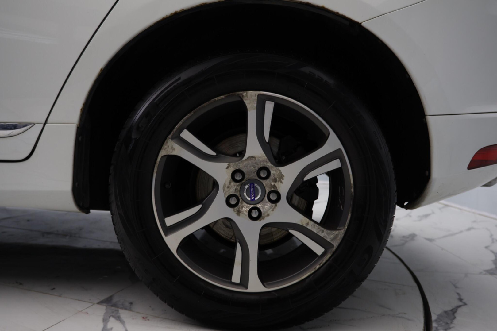 
                                                Voiture
                                                 Volvo XC60 2.4 D5 SE Lux Nav Geartronic AWD Euro 5 5dr